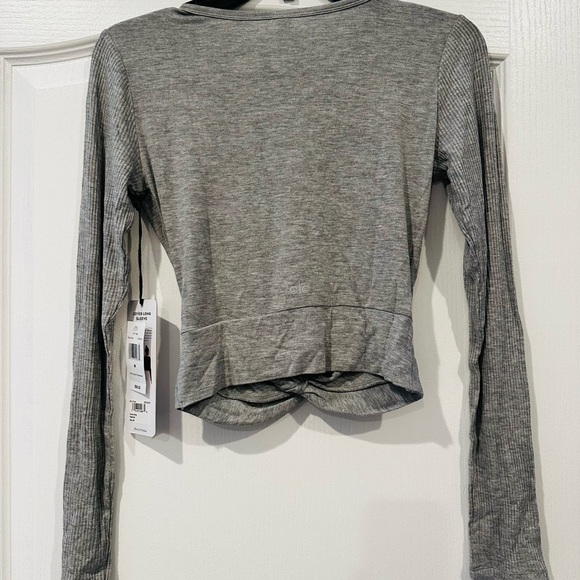 Alo yoga top - Picture 3 of 8